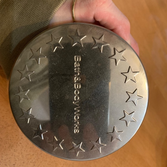 Bath and Body Works 3 wick candle - Picture 4 of 4